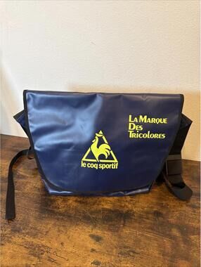 Le Coq Sportif Tricolores Messenger Bag Blue Yellow Logo Nylon 15x6x14 NEW!